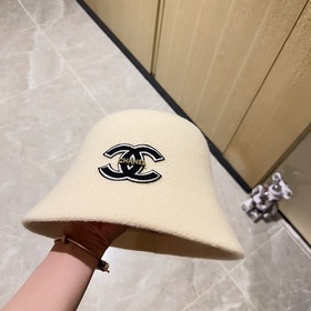 В комплекте пылезащитный чехол. 【CHANEL Шанель】 Новая модель вяз