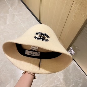 В комплекте пылезащитный чехол. 【CHANEL Шанель】 Новая модель вяз