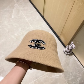 В комплекте пылезащитный чехол. 【CHANEL Шанель】 Новая модель вяз