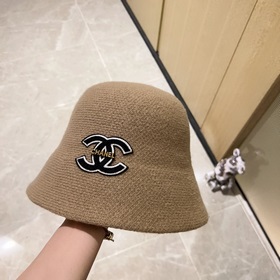 В комплекте пылезащитный чехол. 【CHANEL Шанель】 Новая модель вяз