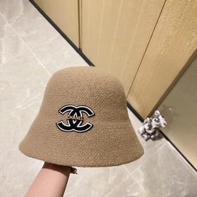 В комплекте пылезащитный чехол. 【CHANEL Шанель】 Новая модель вяз