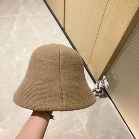В комплекте пылезащитный чехол. 【CHANEL Шанель】 Новая модель вяз