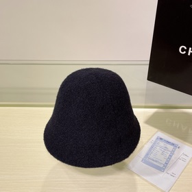 Шапка-ведро от Chanel Незаменимая шапка для осени зимы. Пушистая 