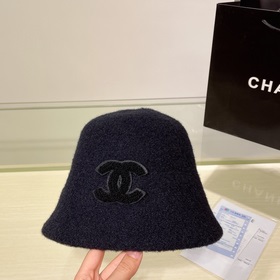 Шапка-ведро от Chanel Незаменимая шапка для осени зимы. Пушистая 
