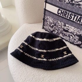 В комплекте с пылезащитным чехлом 【CHANEL Шанель】 Рыбацкая шапка 