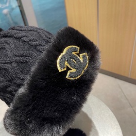 CHANEL 2023 Новая осенне-зимняя модель вязаной шапки с помпонами 