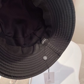 Рекомендуем приобрести эту модель. # CHANEL Chanel новый вышитый