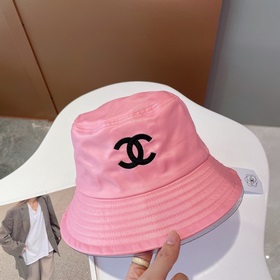 Рекомендуем приобрести эту модель. # CHANEL Chanel новый вышитый