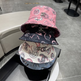 Шляпа-рыбачка Chanel с широкими полями, лаконичный модный фасон,