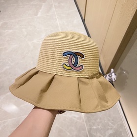 В комплекте пылезащитный чехол. 【CHANEL Шанель】 Новая модель 202