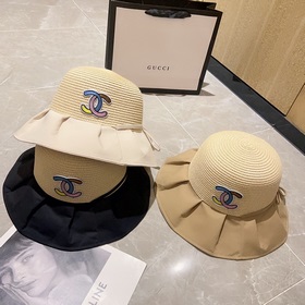 В комплекте пылезащитный чехол. 【CHANEL Шанель】 Новая модель 202