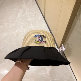 В комплекте пылезащитный чехол. 【CHANEL Шанель】 Новая модель 202