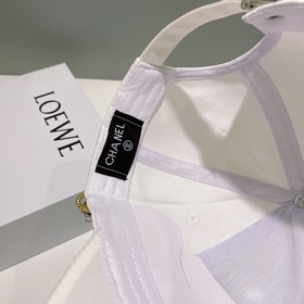 Новая бейсболка CHANEL с классическим лаконичным логотипом, модны