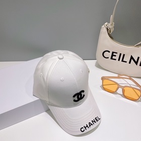 Новая бейсболка CHANEL с классическим лаконичным логотипом, модны