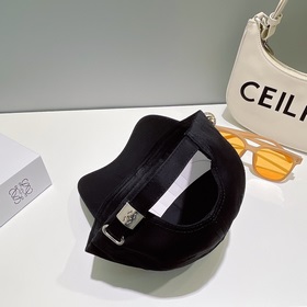 Новая бейсболка CHANEL с классическим лаконичным логотипом, модны