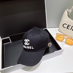 Новая бейсболка CHANEL с классическим лаконичным логотипом, модны