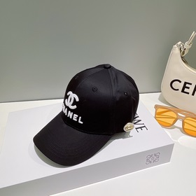 Новая бейсболка CHANEL с классическим лаконичным логотипом, модны