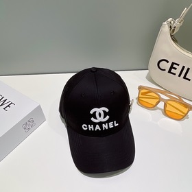 Новая бейсболка CHANEL с классическим лаконичным логотипом, модны