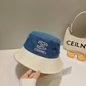 Chanel весна-лето 2023, джинсовая кепка в стиле рыбацкой Классиче