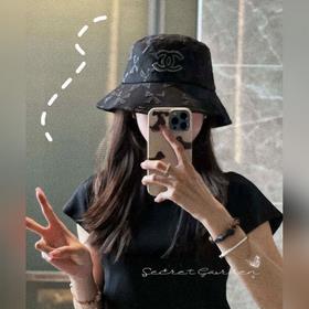 В комплекте с пылезащитным чехлом [Chanel] 2023 модель рыбацкой к
