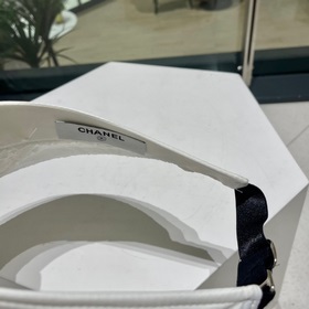 CHANEL Легкая роскошная шляпка в стиле светской дамы с прозрачной