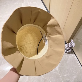 В комплекте пылезащитный чехол. 【CHANEL Шанель】 Новая модель 202