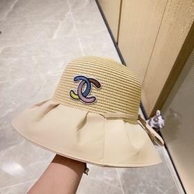 В комплекте пылезащитный чехол. 【CHANEL Шанель】 Новая модель 202