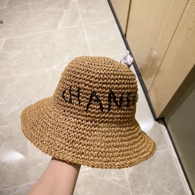 В комплекте пылезащитный чехол. 【CHANEL Шанель】 Новая модель 202