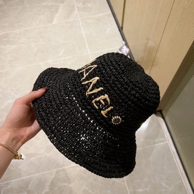 В комплекте пылезащитный чехол. 【CHANEL Шанель】 Новая модель 202