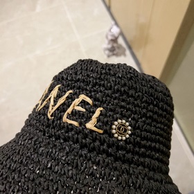 В комплекте пылезащитный чехол. 【CHANEL Шанель】 Новая модель 202