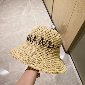 В комплекте пылезащитный чехол. 【CHANEL Шанель】 Новая модель 202
