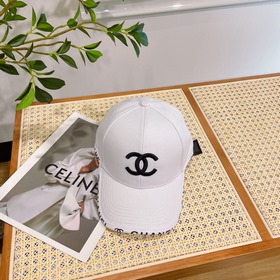 Новая бейсболка CHANEL с классическим лаконичным логотипом, модны