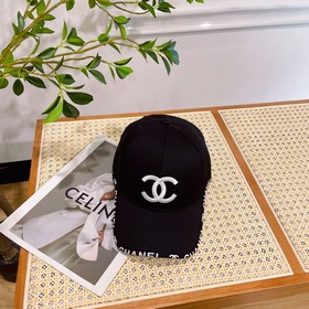 Новая бейсболка CHANEL с классическим лаконичным логотипом, модны