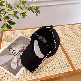 Новая бейсболка CHANEL с классическим лаконичным логотипом, модны