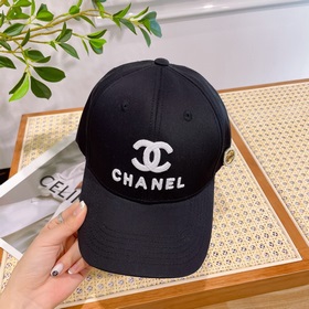 Новая бейсболка CHANEL с классическим лаконичным логотипом, модны