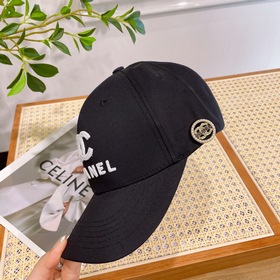 Новая бейсболка CHANEL с классическим лаконичным логотипом, модны