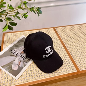 Новая бейсболка CHANEL с классическим лаконичным логотипом, модны