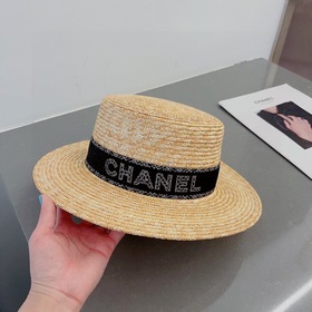 Официальная модель соломенной шляпы Chanel, изготовленная из высо