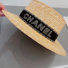 Официальная модель соломенной шляпы Chanel, изготовленная из высо