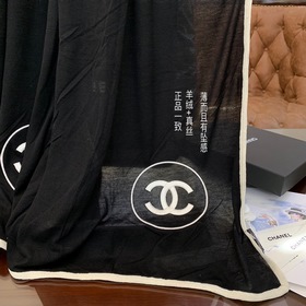 Chanel тонкий шелковый шарф (такой же, как у У Синь и Гу Лина) Не
