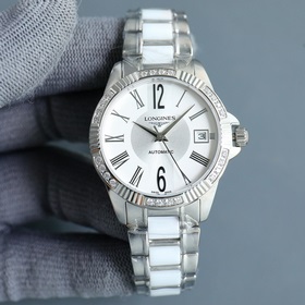 Женские механические часы Chanel Citizen представлены в соответст