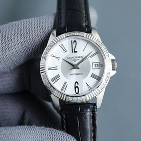 Женские механические часы Chanel Citizen представлены в соответст
