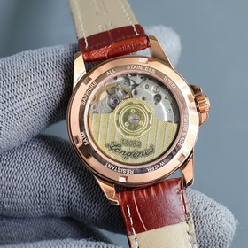 Женские механические часы Chanel Citizen представлены в соответст