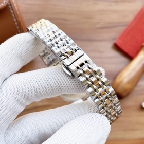 Chanel - эксклюзивные женские часы, сочетающие в себе простоту, и
