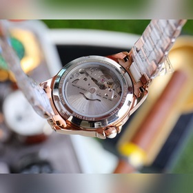 Бренд： Chanel Модель： Новая женская механическая часы Механизм： И