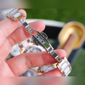 Бренд： Chanel Модель： Новая женская механическая часы Механизм： И