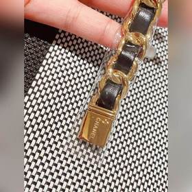 Часы Chanel Square Sugar, известные как одниз самых красивых часо