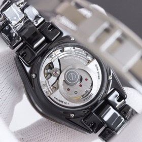 Шедевр мастерства. Новый часы Chanel J12 с обновленным механизмом
