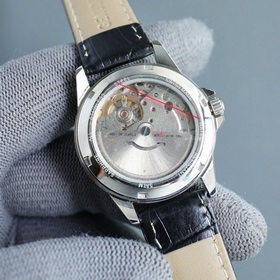 Женские механические часы Chanel Citizen представлены в соответст
