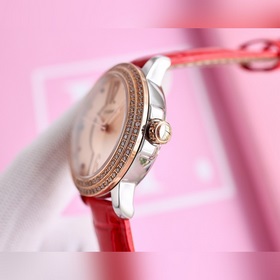 Женские механические часы Chanel Citizen представлены в соответст